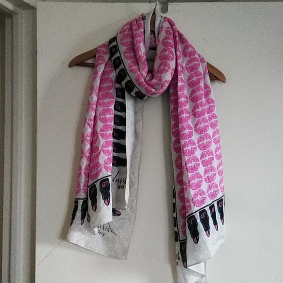 Betsey Johnson Lips&Lipstick Silver Metallic Scarf - Picture 2 of 6